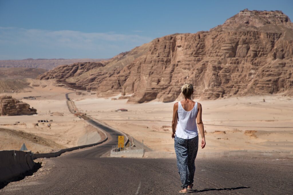 What does it take to be successful as an entrepreneur_Image 2 Women walking alone in the dessert